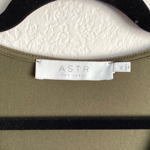 \ASTR The Label\ Olive Green Tie Front Top - Picture 7 of 15